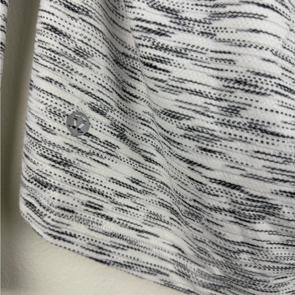 Lululemon Meant To Move Long Sleeve Shirts Tiger Space Dye Black White Womens 10 - Picture 11 of 11